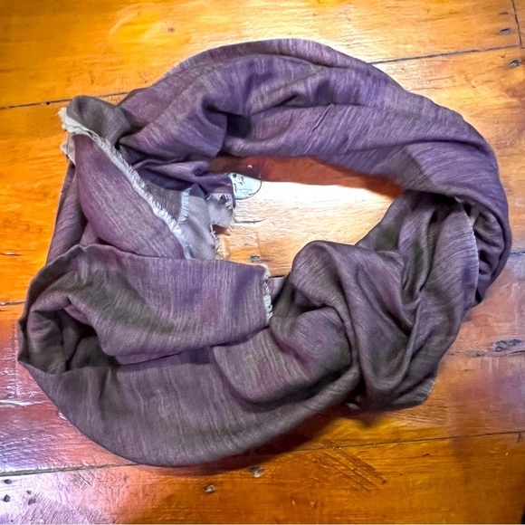 Club Monaco oversized two tone 100% wool shawl scarf - Picture 1 of 6